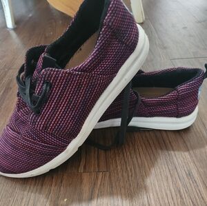 US W7 Toms sneakers